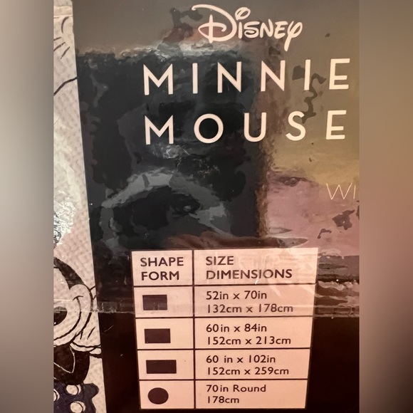 Disney Minnie Mouse NWT adorable PEVA flannelback 70” round tablecloth - Picture 10 of 13